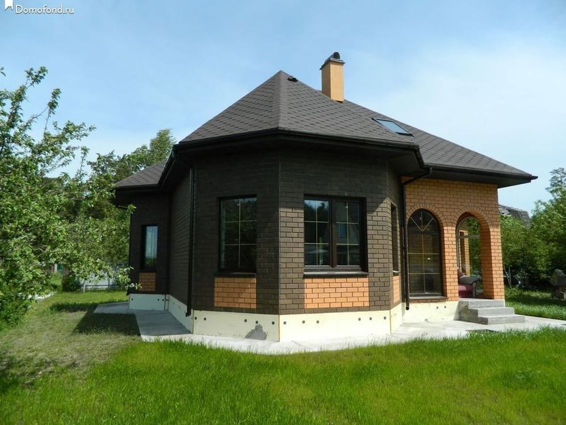 Одноэтажный дом с эркером по проекту Альфаплан 109А "Душечка" Одноэтажный дом с эркером по проекту Альфаплан 109А "Душечка"