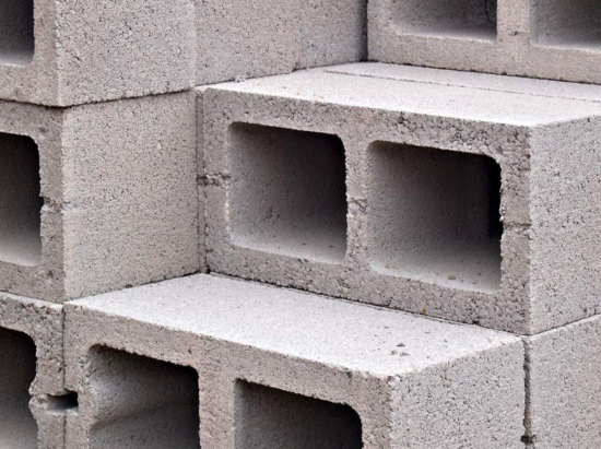Превью статьи «Какой каменный блок лучше для прочного дома?»