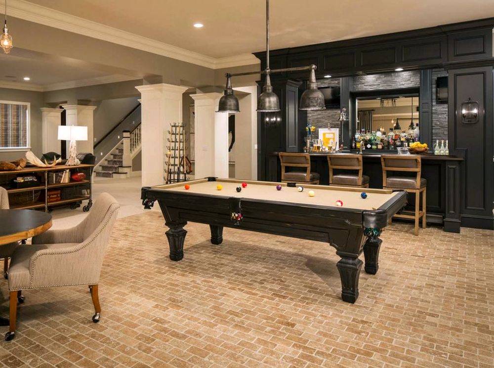 Биллиардная в цокольном этаже загородного дома Биллиардная в цокольном этаже загородного дома