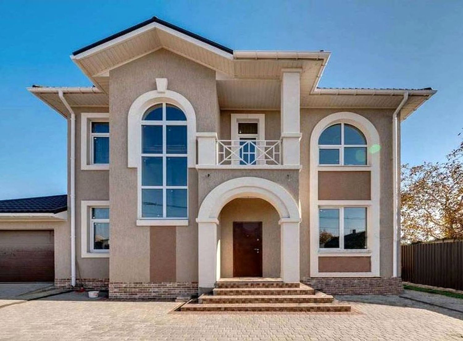 Превью для проекта в портфолио ««Либезюсефрау» - проект красивого двухэтажного дома с эркером и с балконом»