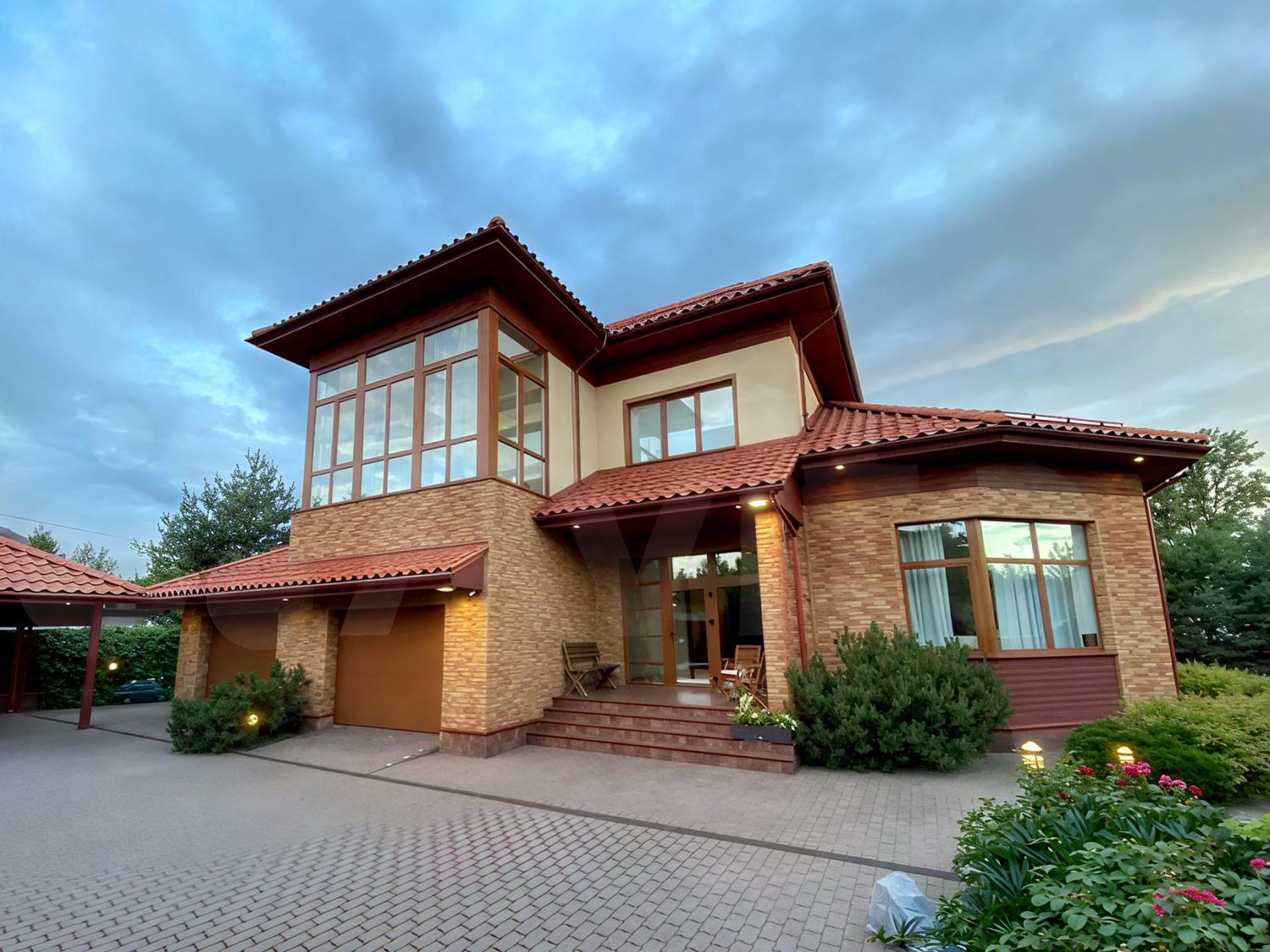 Превью для проекта в портфолио « «Рубин» - проект двухэтажного дома из газобетона, с оригинальной гостиной и террасой, гараж на 2 авто»