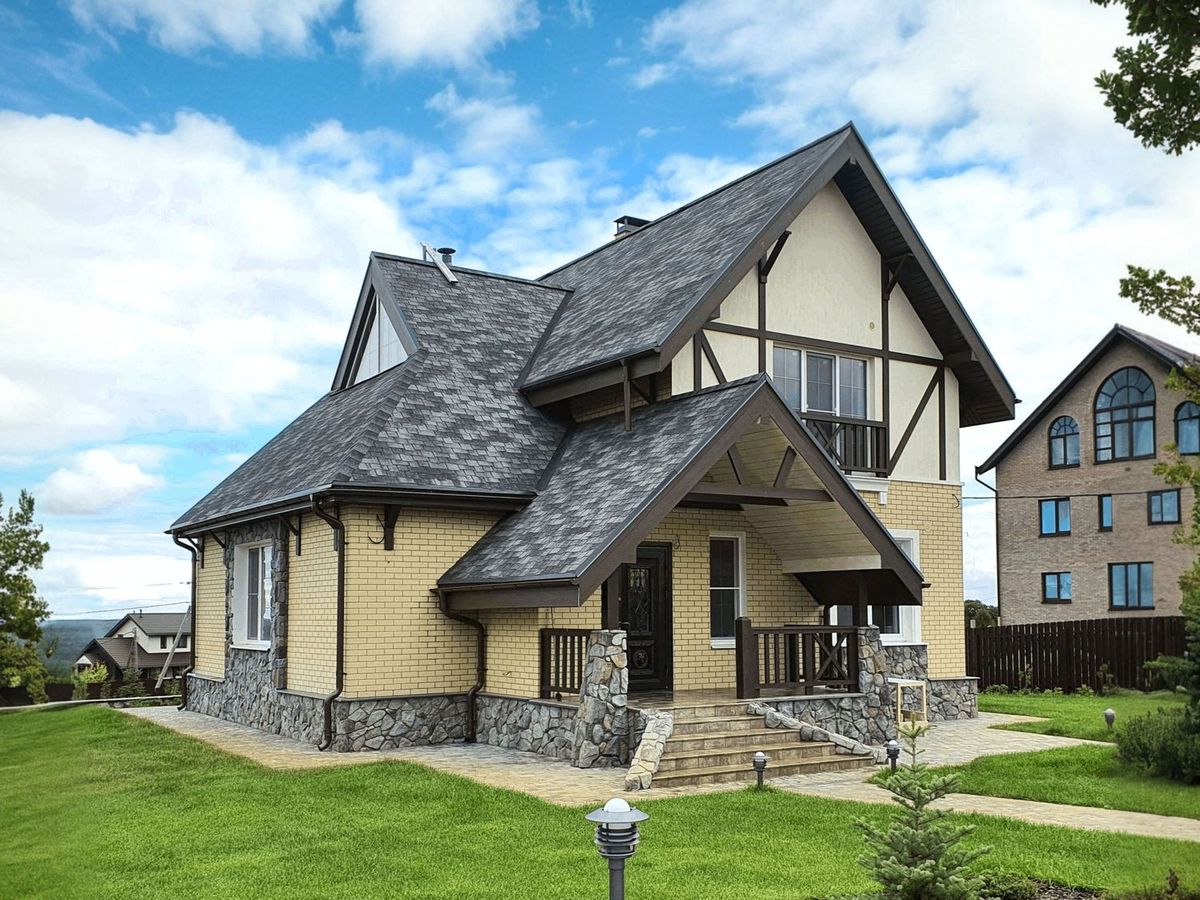 Превью для проекта в портфолио ««Альпенхаус» - проект дома с мансардой, высокий потолок в гостиной, в стиле фахверк»