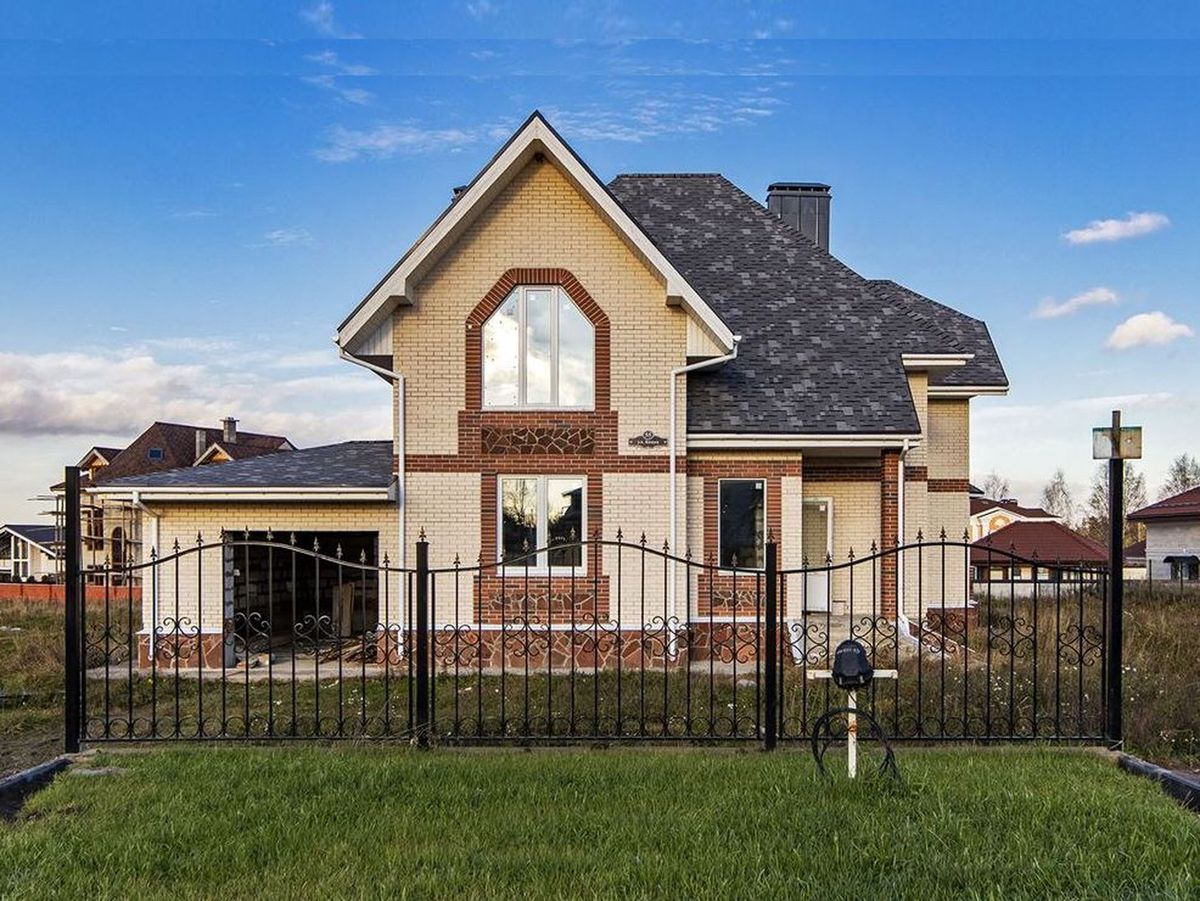 Превью для проекта в портфолио ««Приорат» - проект коттеджа с мансардой, кабинет на 1 эт, с террасой и с эркером, с гаражом на 1 авто»