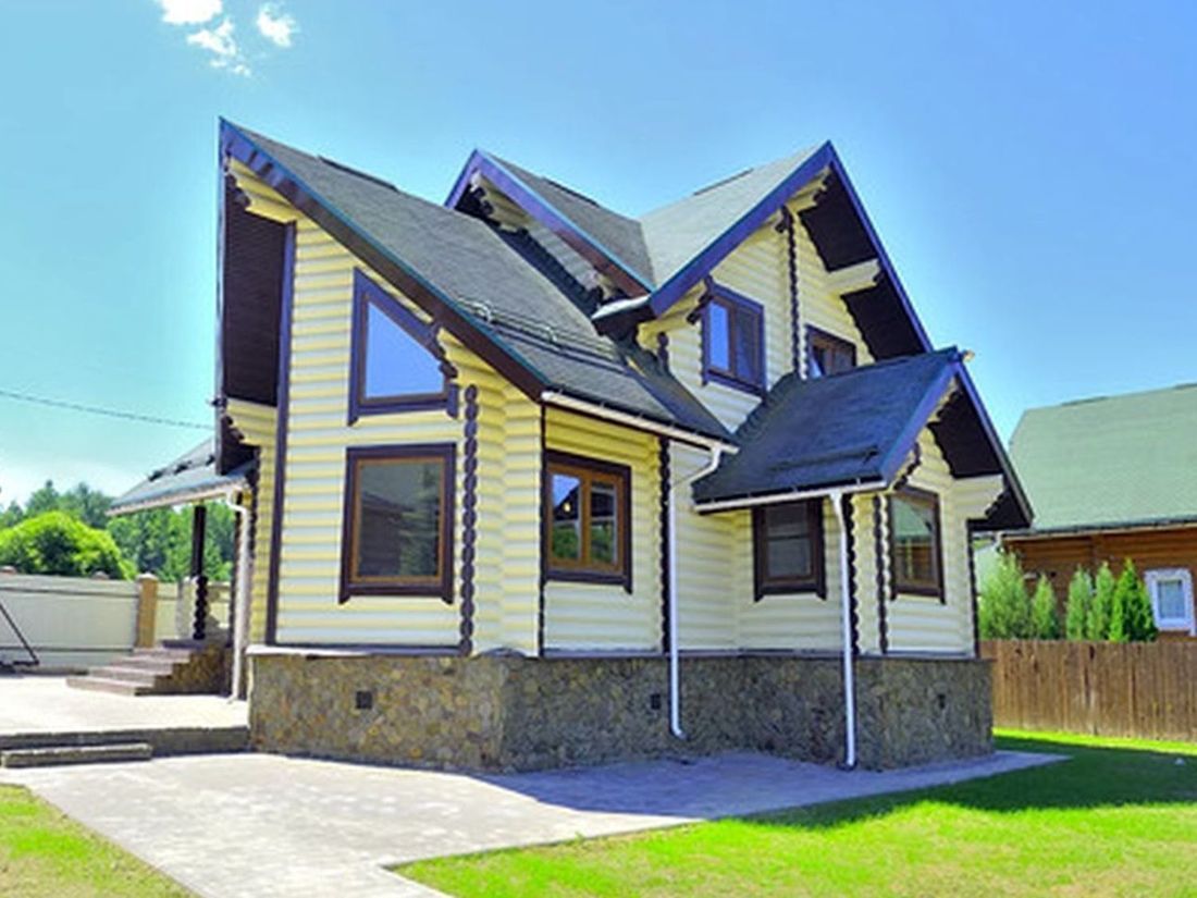 Превью для проекта в портфолио ««Л-Хаус» - проект деревянного дома с мансардой, из бревен, с треугольным эркером в гостиной и кабинетом на 1 эт, навес на 1 авто»