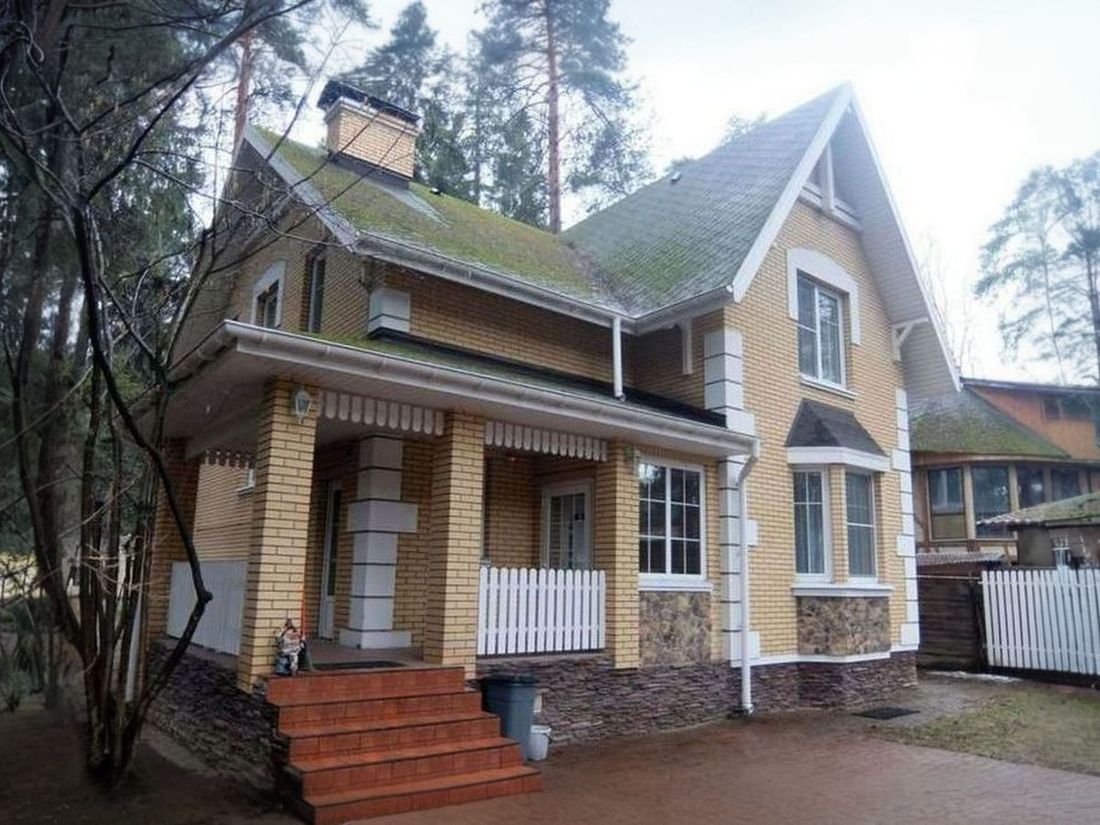 Превью для проекта в портфолио ««Ретростилиса» - проект двухэтажного дома, с эркером, в английском стиле»