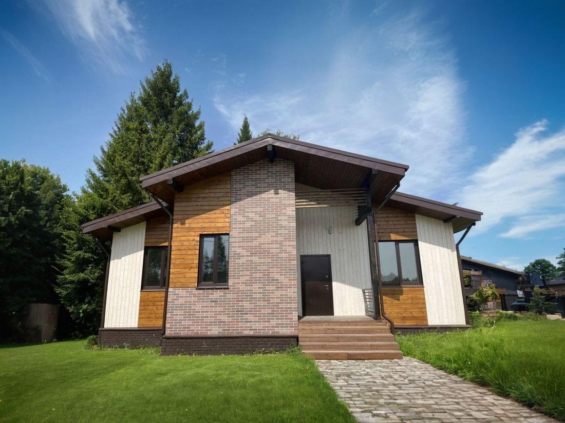 Превью для проекта в портфолио «КАРКАСНЫЙ ДОМ. «Альфа» - проект красивого одноэтажного дома, с сауной и с террасой в скандинавском стиле»