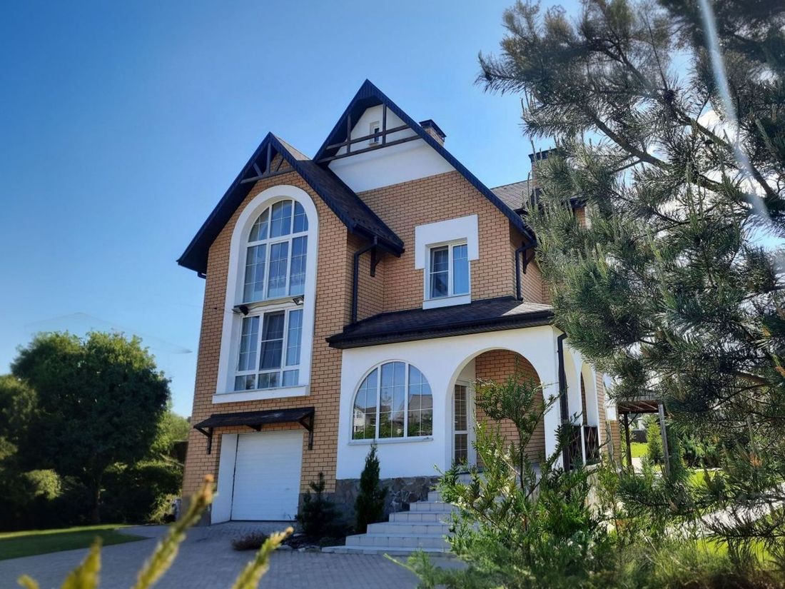 Превью для проекта в портфолио «Проект трехэтажного дома из газобетона «Индиго», со вторым светом, с гаражом в цоколе»