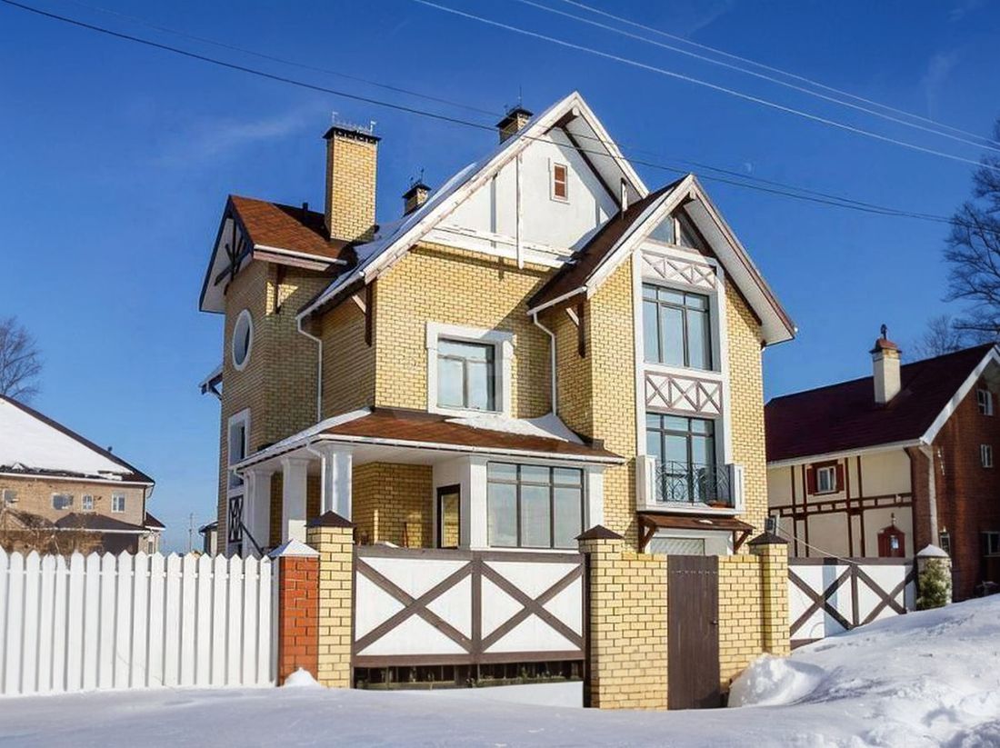 Превью для проекта в портфолио «Проект трехэтажного дома из газобетона «Индиго», с гаражом в цоколе»