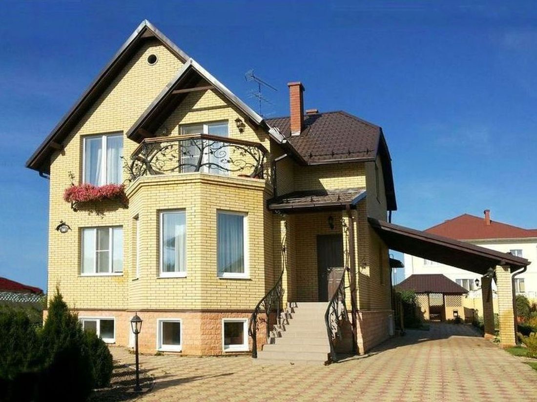 Превью для проекта в портфолио «Дом из газобетона «Шевалье плюс» с эркером, с цокольным этажом»