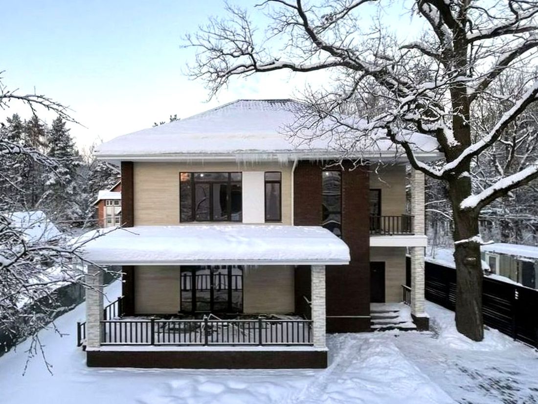 Превью для проекта в портфолио ««Эрго» - проект дома 10х10м, планировка с террасой со стороны входа, с удобной планировкой»