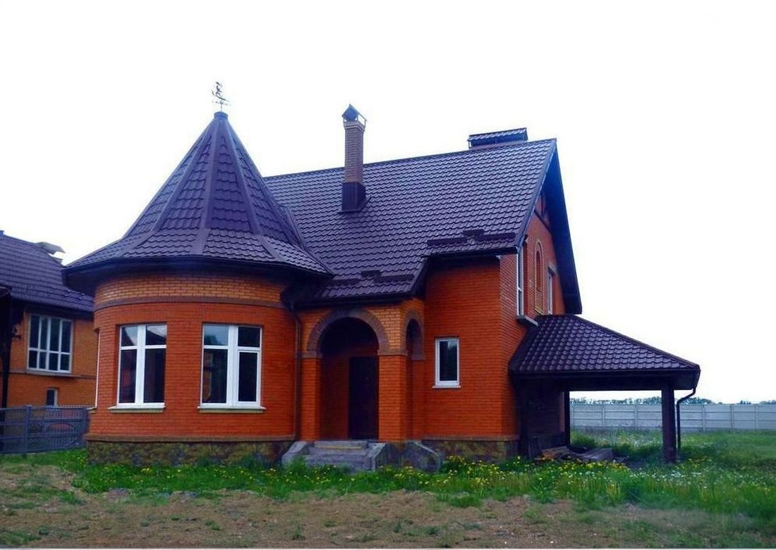 Превью для проекта в портфолио ««Альтбург» - проект дома с мансардой, с полукруглым эркером и с навесом для 1 авто, в стиле замка»