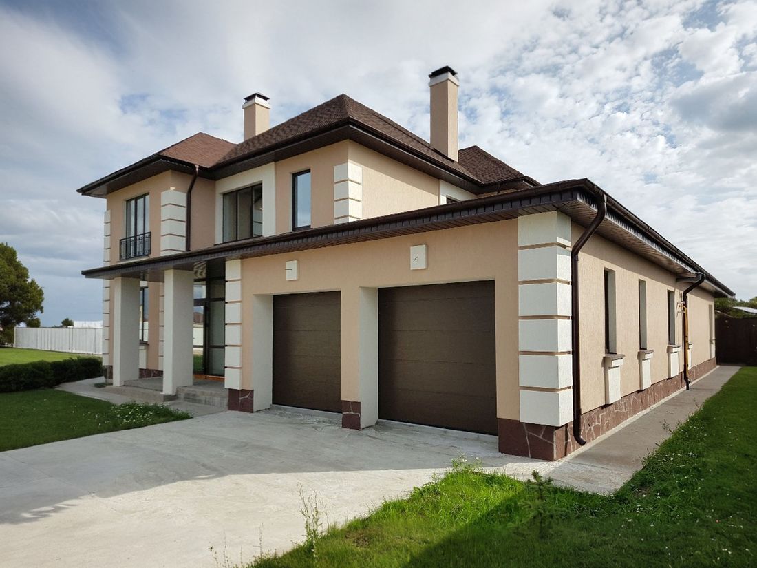 Превью для проекта в портфолио ««Капулетти» - проект двухэтажного дома с террасой, планировка со вторым светом в холле, с гаражом на 2 авто»