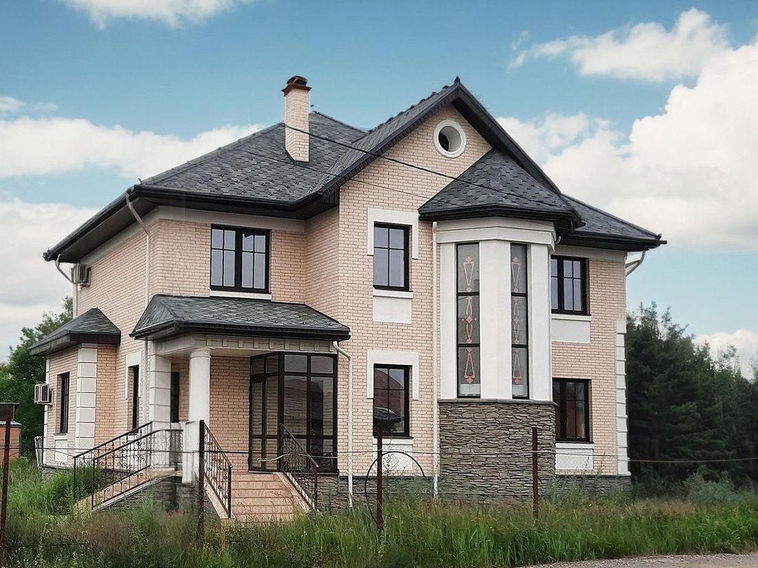 Превью для проекта в портфолио « «Монплезир» - проект двухэтажного дома,с эркером и с террасой»