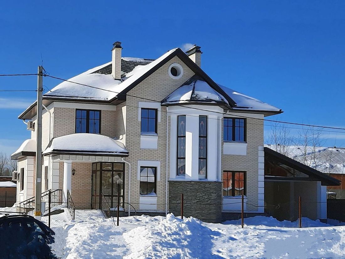 Превью для проекта в портфолио ««Монплезир» - проект двухэтажного дома,с эркером и с террасой, навес на 1 авто»