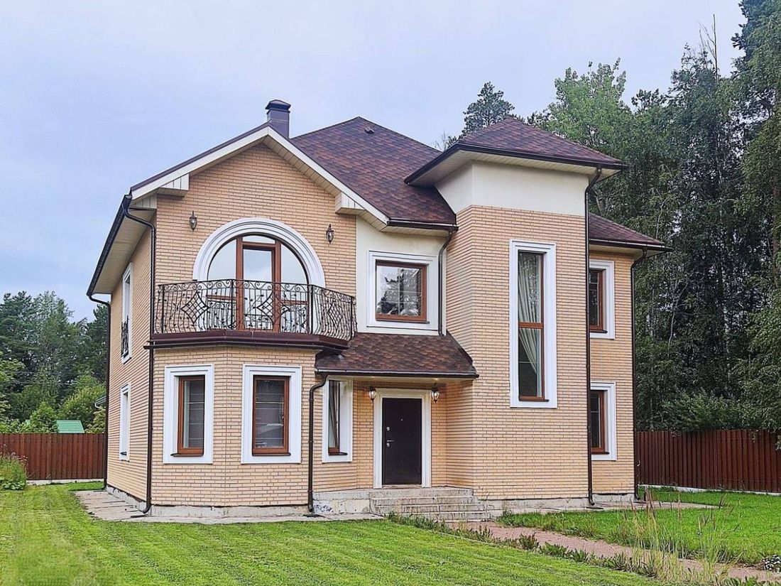 Превью для проекта в портфолио ««Феникс» - проект двухэтажного дома, с эркером и с террасой, планировка с кабинетом на 1 эт и вторым светом в столовой»