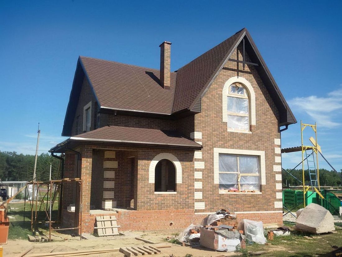 Превью для проекта в портфолио «Проект дома с мансардой из газобетона «Оптима», открытая планировка, фото»