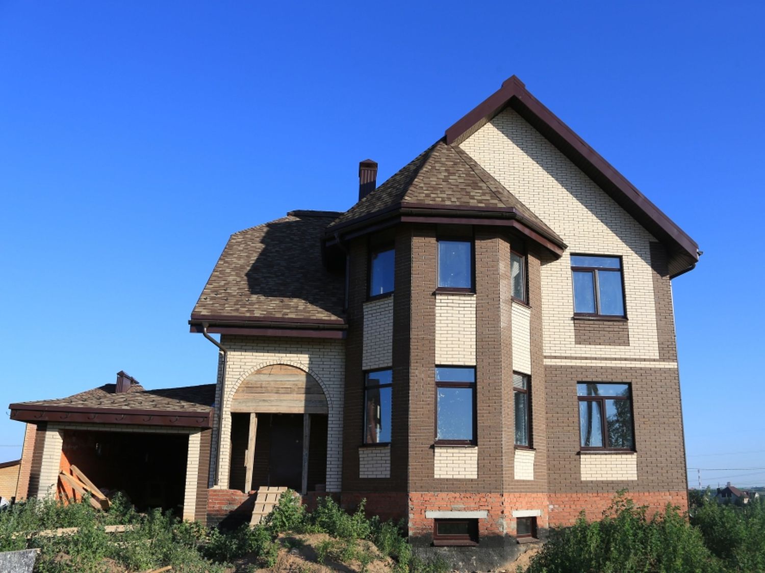 Превью для проекта в портфолио ««Успех Плюс» — проект двухэтажного коттеджа, с эркером, с цокольным этажом»