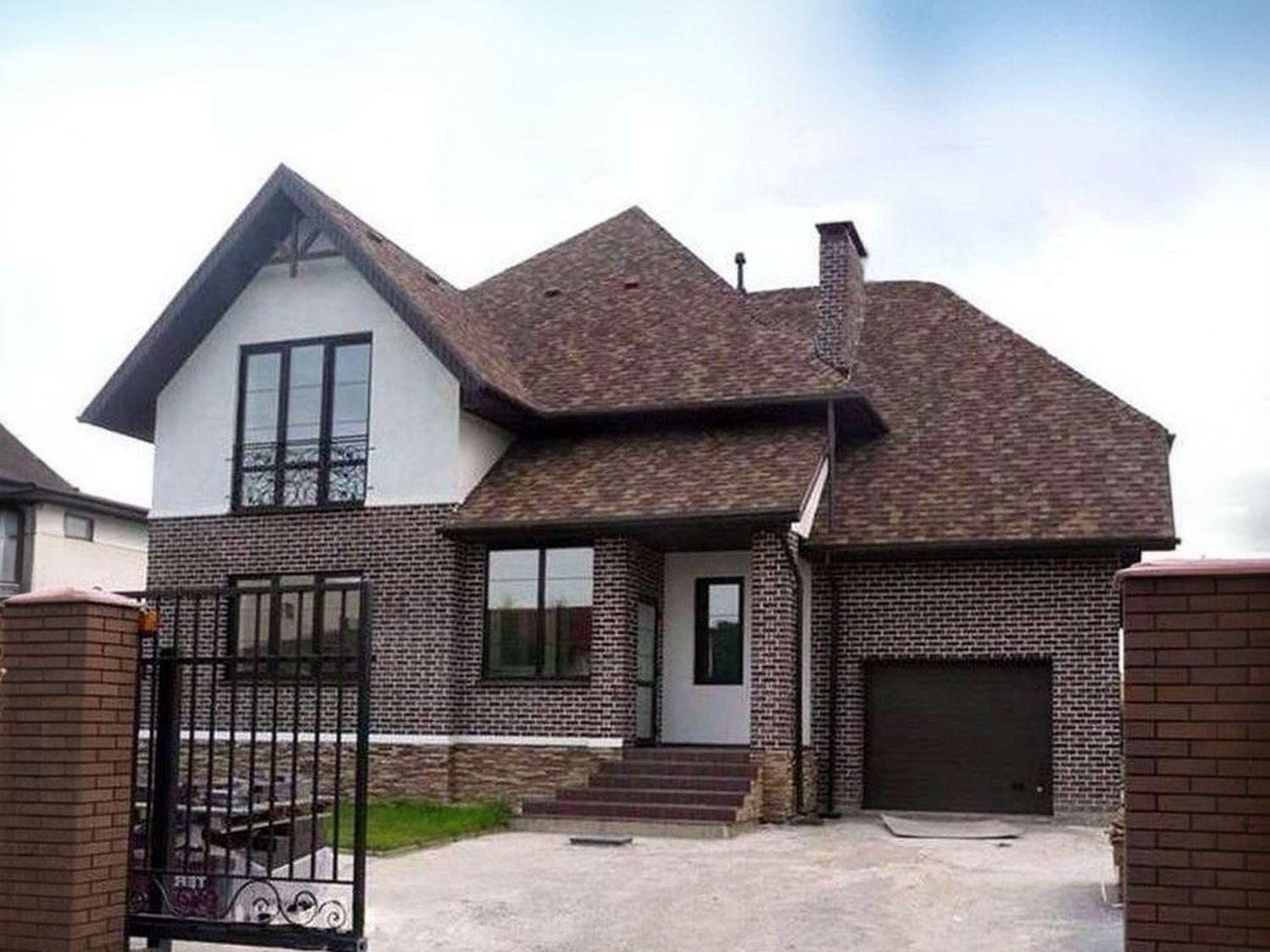 Превью для проекта в портфолио ««Суперстилиса» - проект двухэтажного дома, с террасой и с гаражом, с рациональной планировкой»