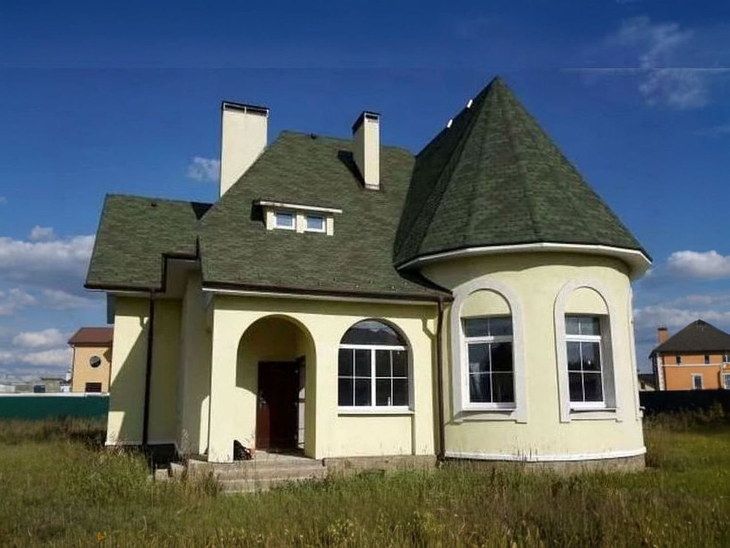 Превью для проекта в портфолио ««Авалон» - проект двухэтажного дома с полукруглым эркером, с террасой, с башней в стиле замка»