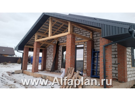«Пикколо» - проект простого одноэтажного дома из газоблоков, планировка мастер спальня, с террасой - превью дополнительного изображения №7