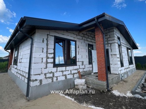 Проекты домов Альфаплан - «Дзета» - одноэтажный каркасный дом с просторной гостиной-столовой - превью дополнительного изображения №2