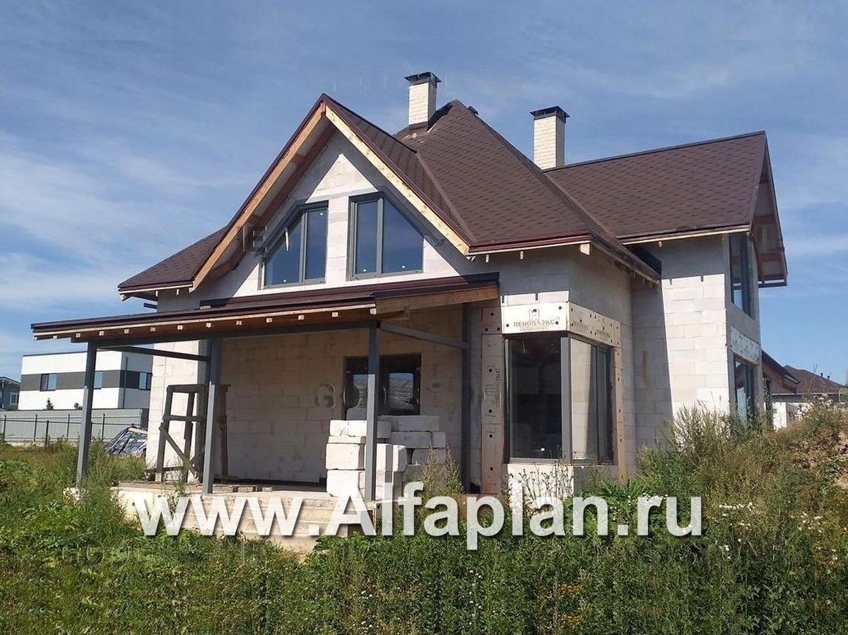 «Альтаир» - красивый проект дома с мансардой, из кирпича или газобетона, с террасой и с гаражом, современный стиль - дизайн дома №2