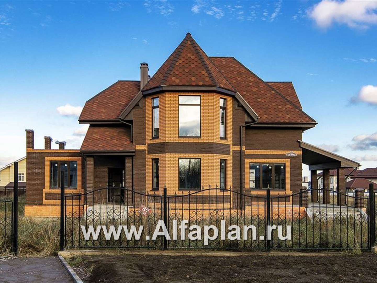 «Клио» -  проект дома с мансардой, с эркером и с террасой, с гостевой квартирой - основное изображение
